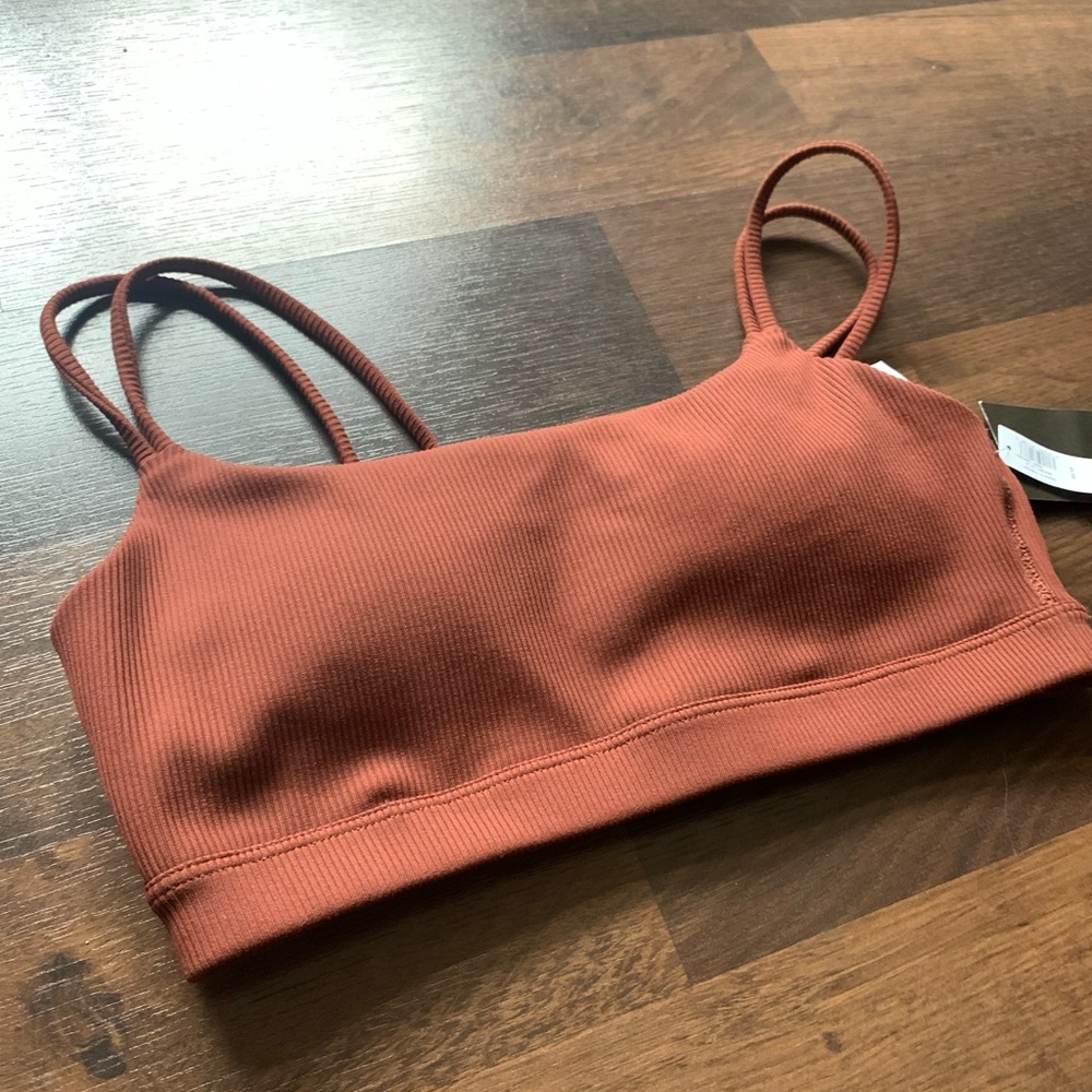 🆕 GapFit Ribbed Bra Low Impact - Picture 3 of 6